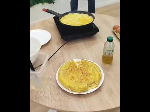 Students cooking tortilla