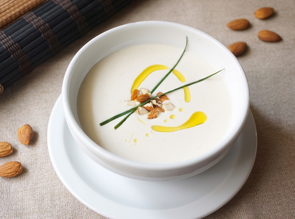 The best Spanish cold soup, Ajoblanco.