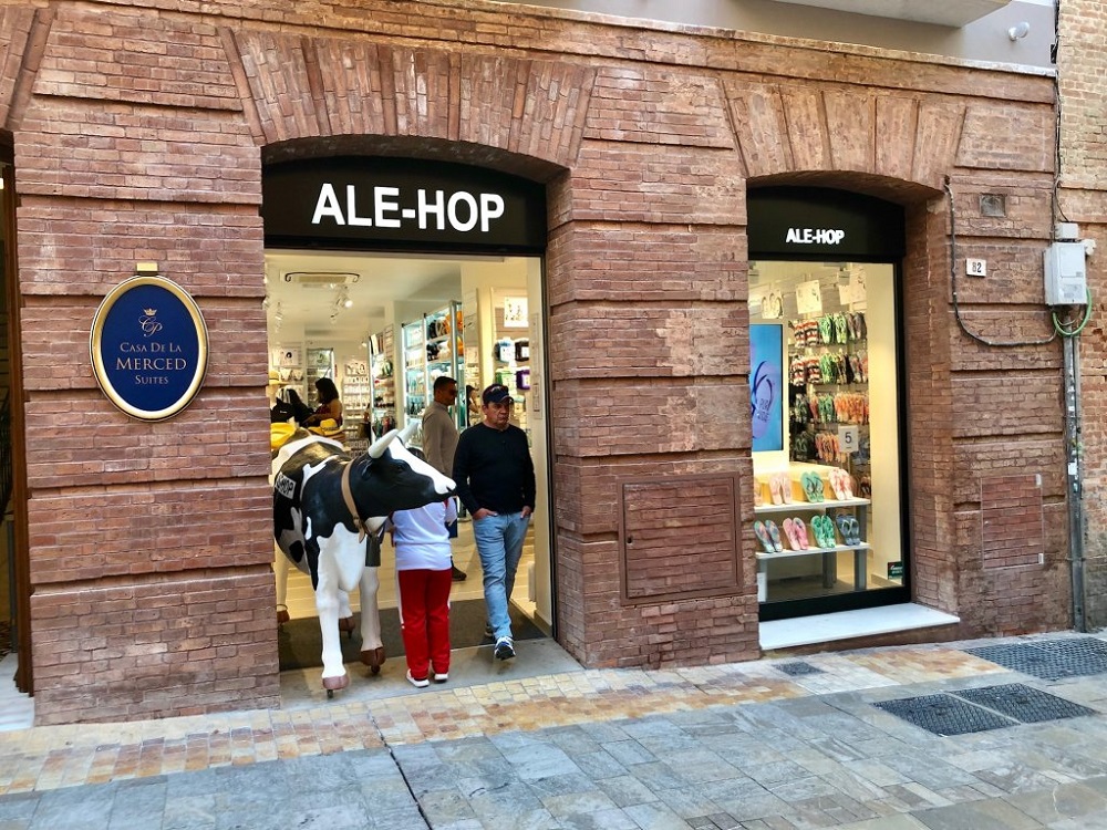 Some buyers enjoying Ale-Hop toy shop.