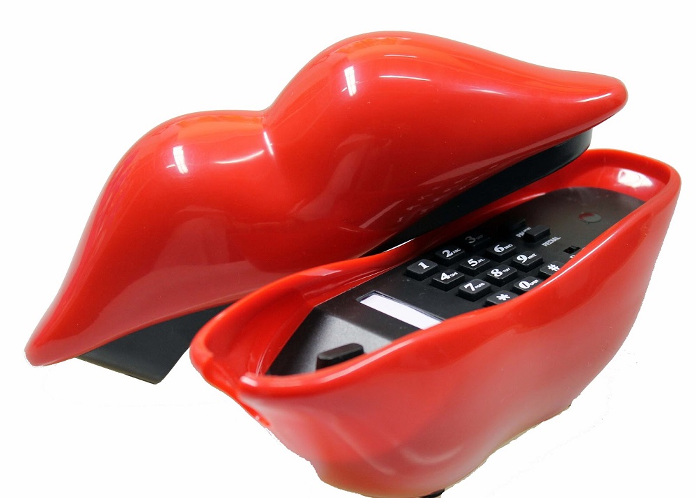 One of the gadgets available at Ale-Hop, the "kissing-phone".