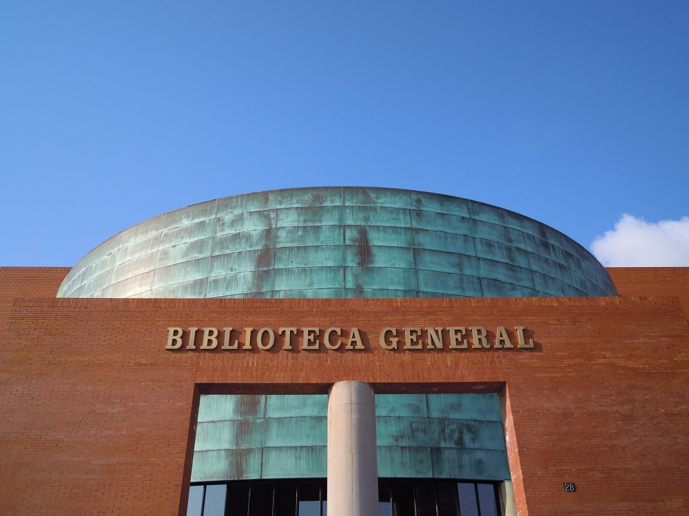 an image of the library of Malaga university, UMA