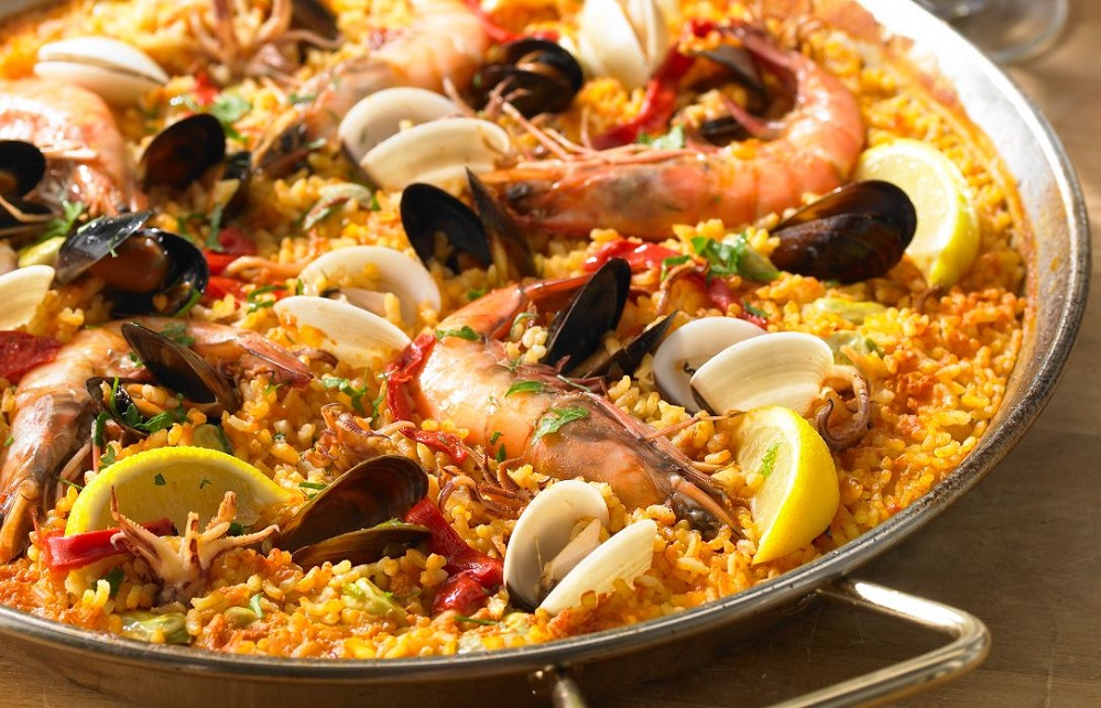 Delicious-Spanish-seafood-paella-dish