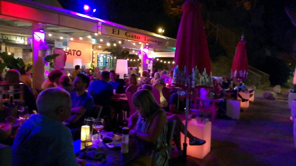 A wonderful night at El Gato Lounge, in Torremolinos, Malaga, Spain.