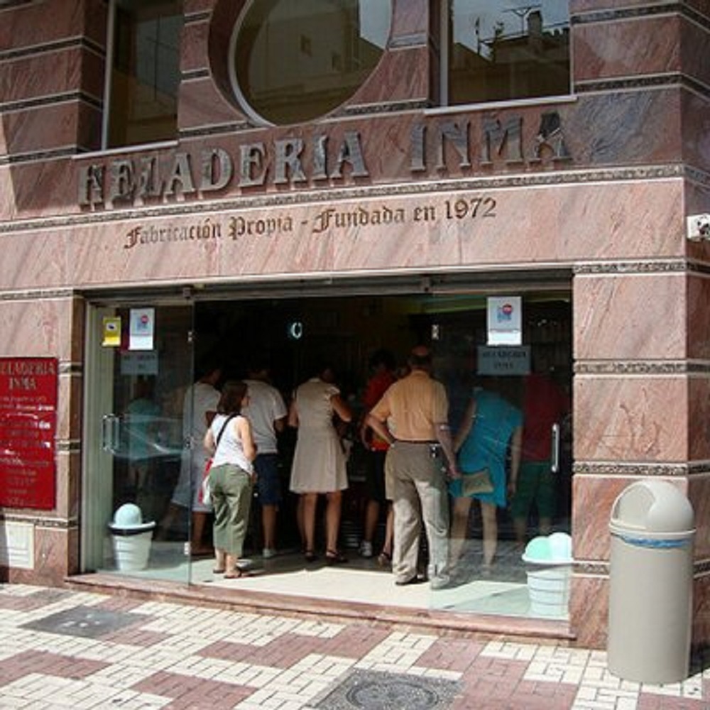 An image of the famous ice cream shop of malaga. Imma