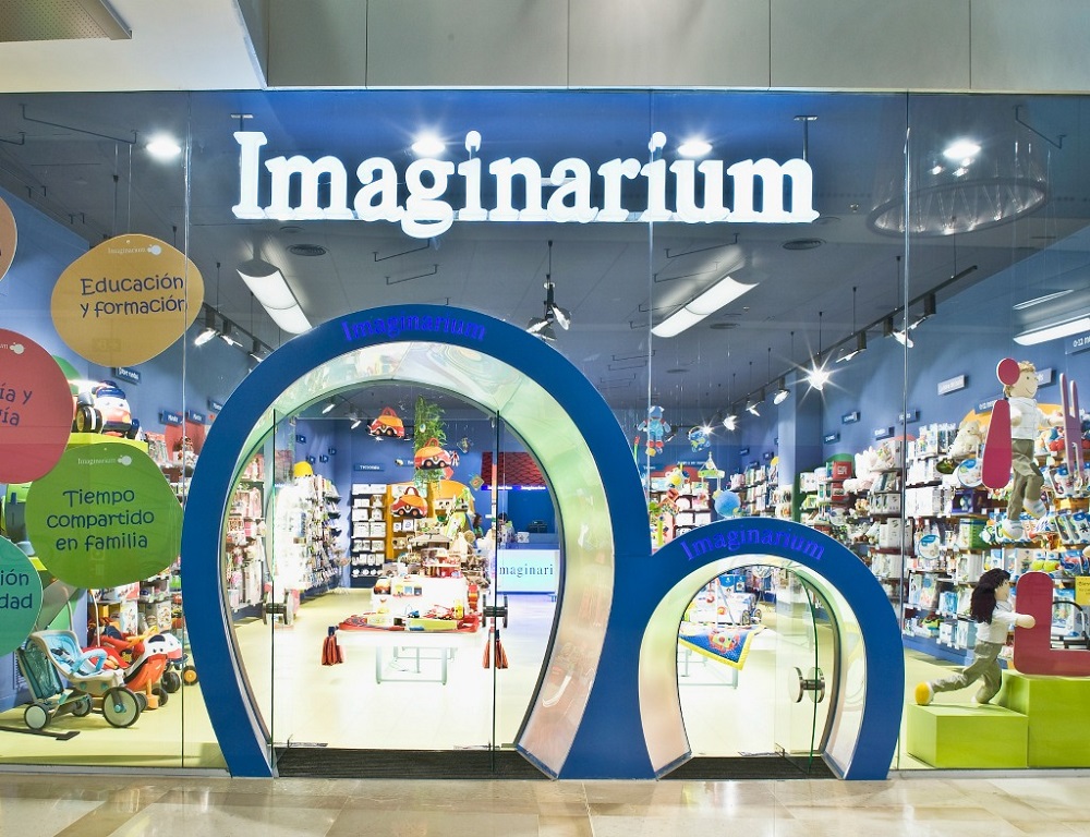 One of the top toy shops in Malaga, Imaginarium. Front view of their famous doors.