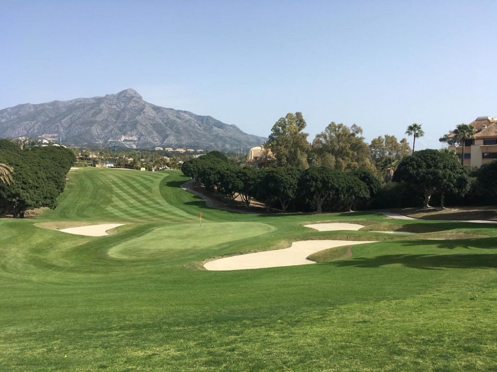 The 18th hole at Los Naranjos Golf Club.