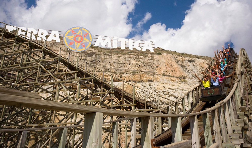 People enjoying a VIP package at Terra Mítica, one of the top Spanish thematical parks.