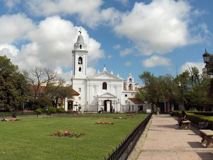 Basílica Nuestra Señora del Pilar Church