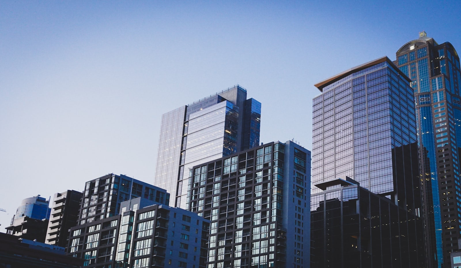 Keys to a rented Spanish property subject to quarterly Modelo 210 non-resident tax filings